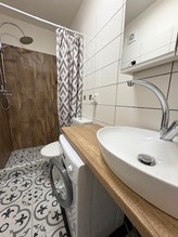 Pronájem zařízeného bytu 1+kk pod Mostnou horou