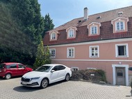 Pronájem parkovacích míst v uzavřeném dvoře …